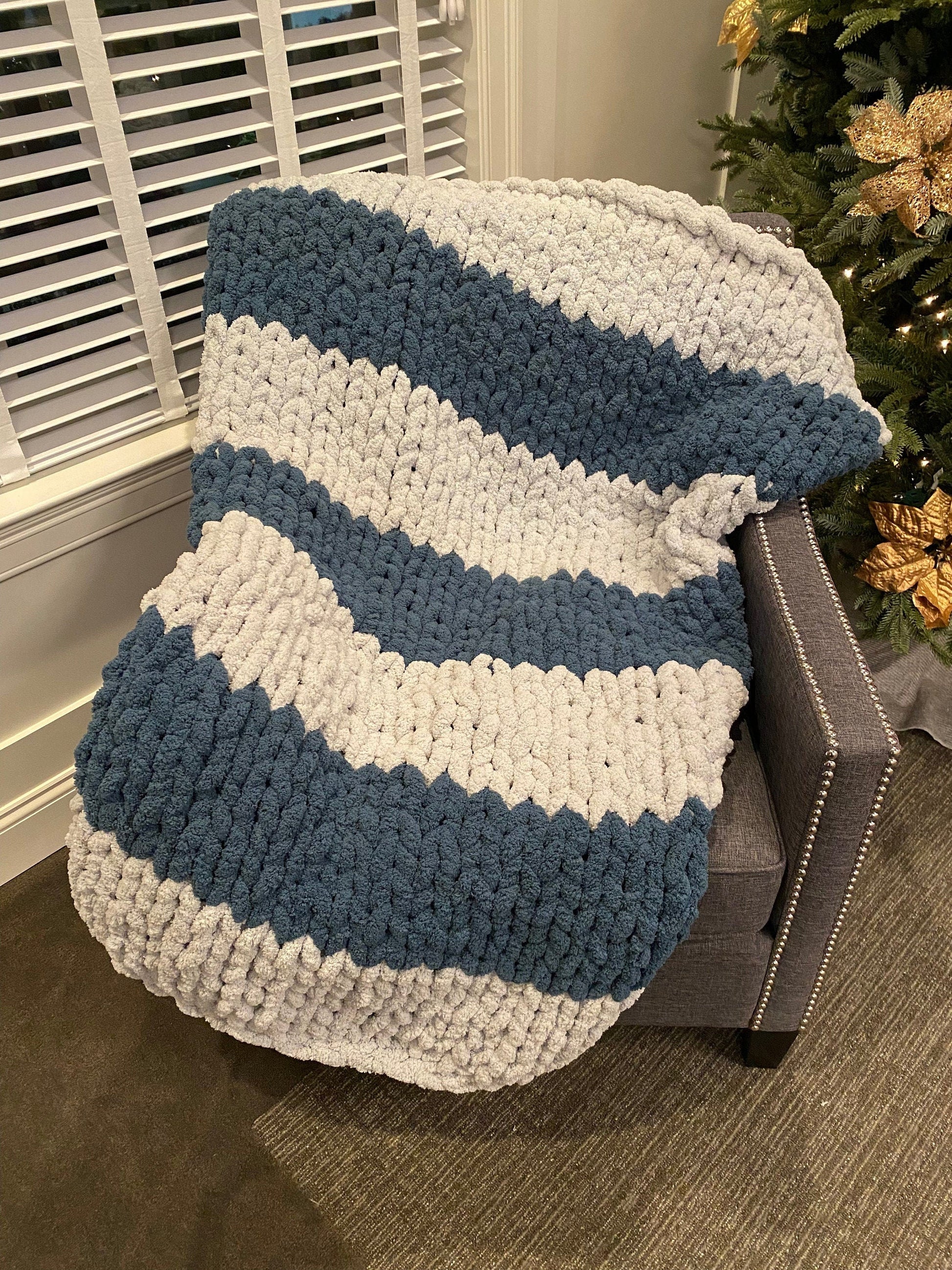 Chunky Knit Blanket, Medium