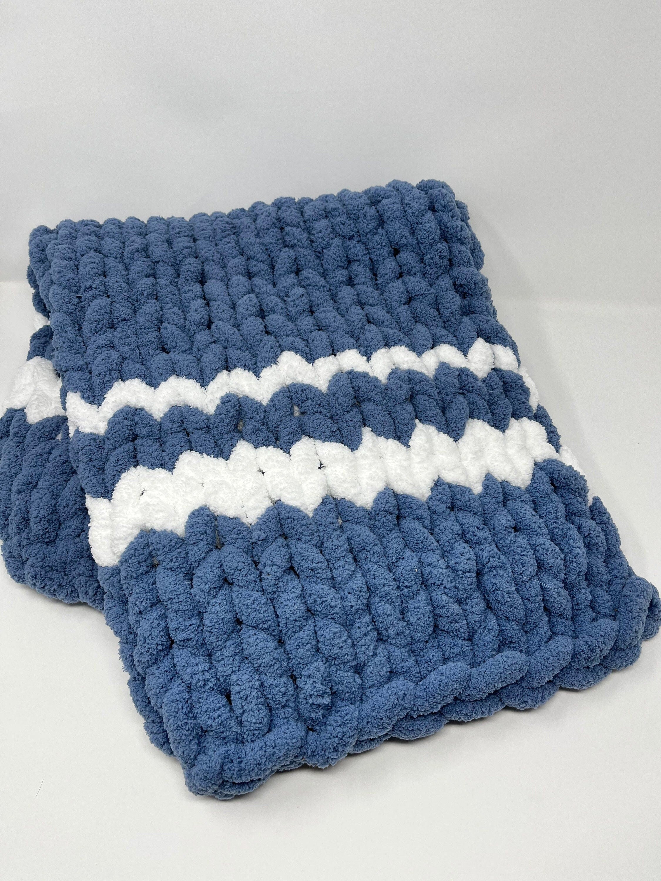 Baby blue knitted blanket hot sale