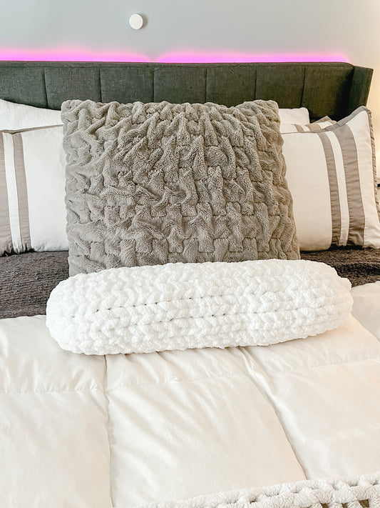 Chunky Knit Noodle Pillow